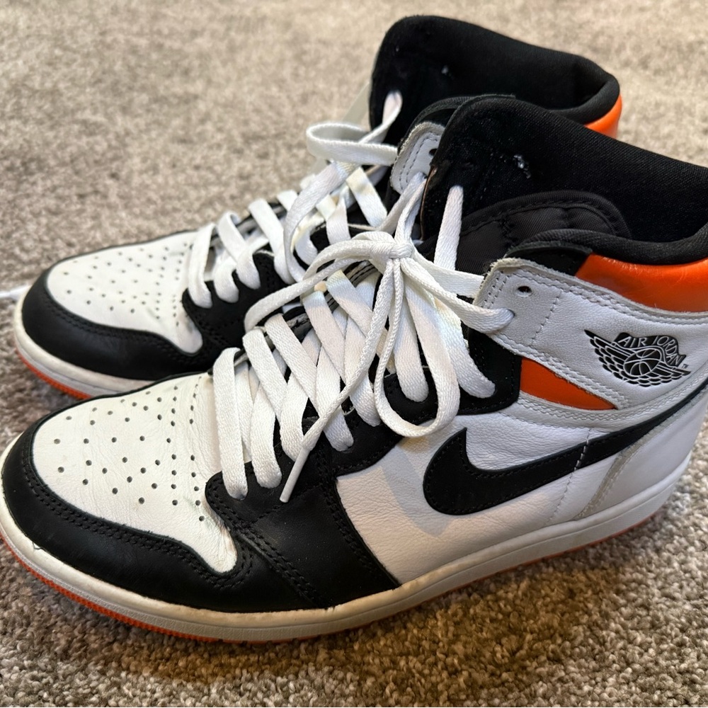 Nike Jordans - Black Orange White - W8